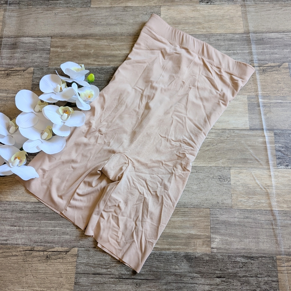 Assets Spanx beige shaping shorts size L EUC